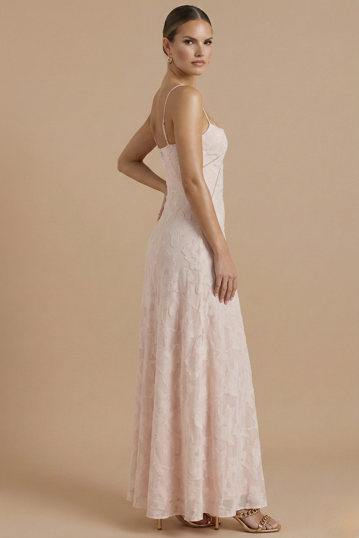 Elegant Floral Maxi Dress with Spaghetti Straps and Fitted Bodice